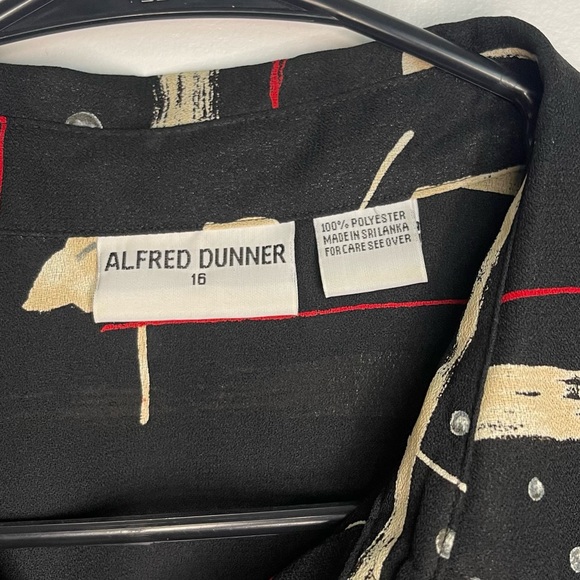 Floral Button Down Blouse - Picture 7 of 8